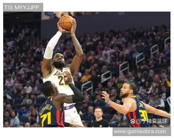 NBA赛季焦点大战回顾与球员高光表现深度解析