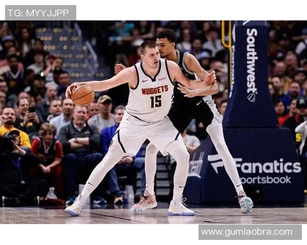 以镜头回顾约基奇温情时刻这一幕让无数球迷感动落泪 以镜头回顾约基奇温情时刻这一幕让无数球迷感动落泪