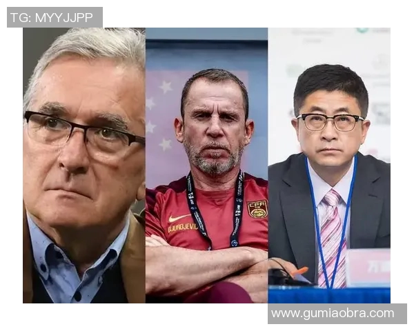 国足主帅亲自下基层选拔新秀 现场引发众多球迷围观热议